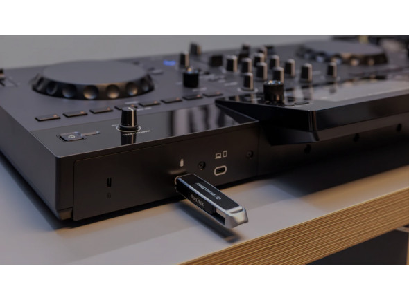 alphatheta-xdj-an_6a54c25f2e5f9.jpg