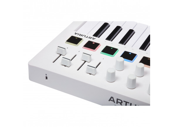 arturia-minilab-3-white_63581393059c2.jpg