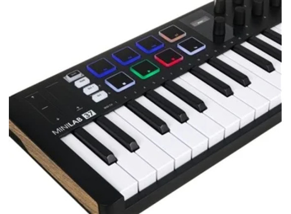arturia-minilab-37-black_6a4bbeffc26ab.jpg