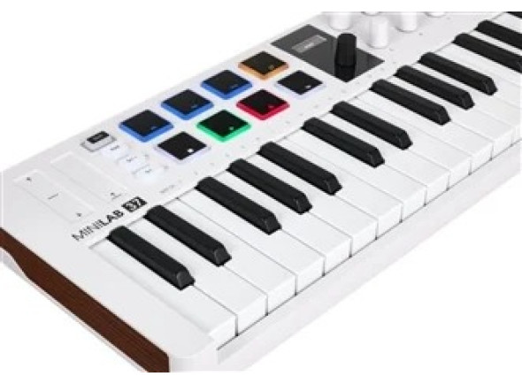 arturia-minilab-37-white_6a4bbe30b2b97.jpg
