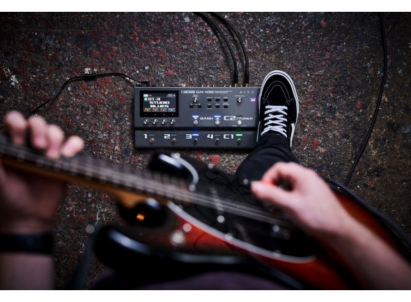 <b>BOSS GX-100 Pedaleira chão Multi-efeitos profissional para Guitarra e Baixo visor a cores sensível ao toque BEST-SELLER</b>