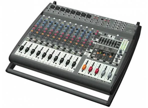 behringer-pmp4000-eu_595e1bc1cc529.webp