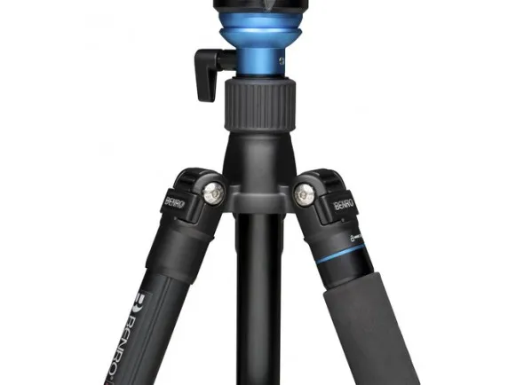 benro-a2883f-reverse-folding-aluminum-travel-tripod-with-s4pro-fluid-video-head_5f3bb5ae1dc93.webp