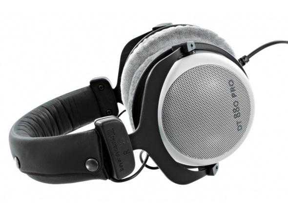 beyerdynamic-dt-880-pro_5ae18cc5aa084.jpg