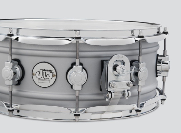 <b>DW DRUMS 14x5.5 DESIGN Series Matte Aluminium Snare Drum DDSD5514MACR</b>