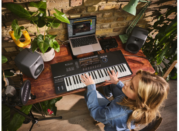 Native Instruments  Kontrol S49 MK3