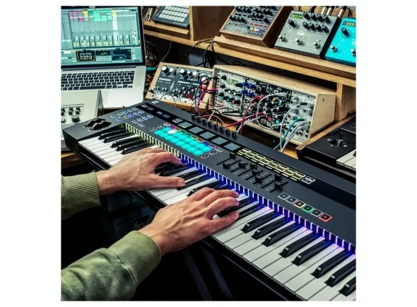 novation-61sl-mkiii_5c0111ce6c715.webp