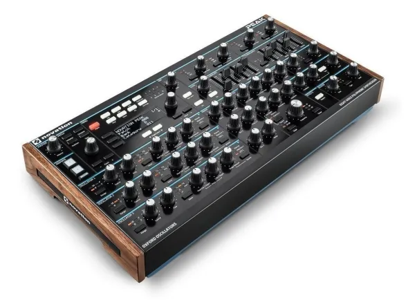 novation-peak_5b05711fdf502.webp