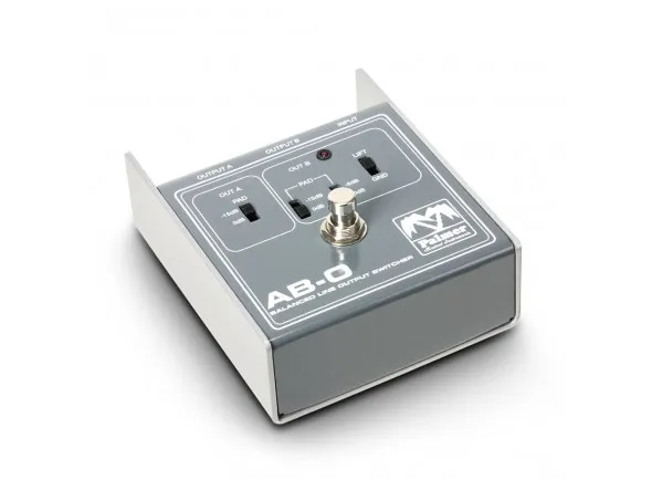 palmer-peabo-switcher_5fbd38641aa78.webp