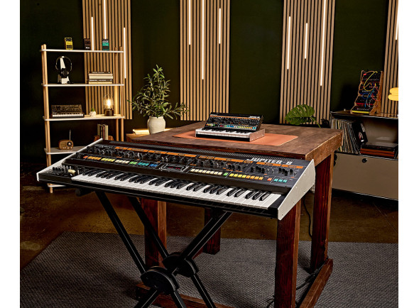 roland-jupiter-08_6ae3536620cc3.jpg