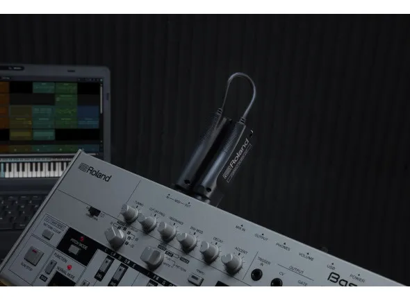 roland-wm-1-adaptador-midi-wireless_616ab3b5dee85.webp
