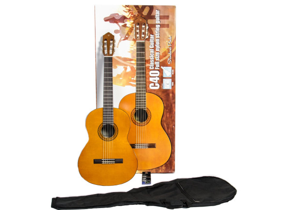  Yamaha C40 Standard Pack  B-Stock 
	Yamaha C40 Standard Pack

	Conjunto de guitarra para guitarristas iniciantes composto por um saco de gig, sintonizador e uma guitarra C40II clássica com um corpo de 4/4, acabamento brilhante, tampo de abeto laminado, costas e laterais meranti, pescoço Nato e um braço de rosewood. O comprimento da balança é de 650 mm com uma largura de porca de 52 mm. Terminado em cor natural.
